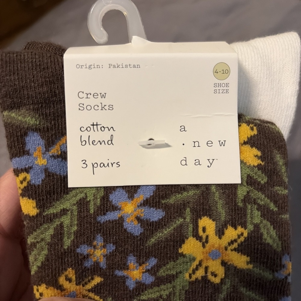 A New Day Women's 3-Pairs Cotton Blend Multicolor Crew Socks Shoe Size 4-10